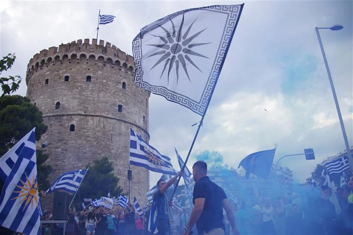 Αστραψαν και βρόντηξαν οι Μητροπολίτες: Ισοπέδωσαν την Κυβέρνηση – «Ακρωτηριάζουν την Ελλάδα» – Λαός και κλήρος ενωμένος